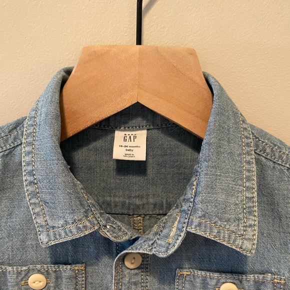 Baby Gap Chambray Shorty One-piece size 18-24 months EUC - Picture 8 of 11